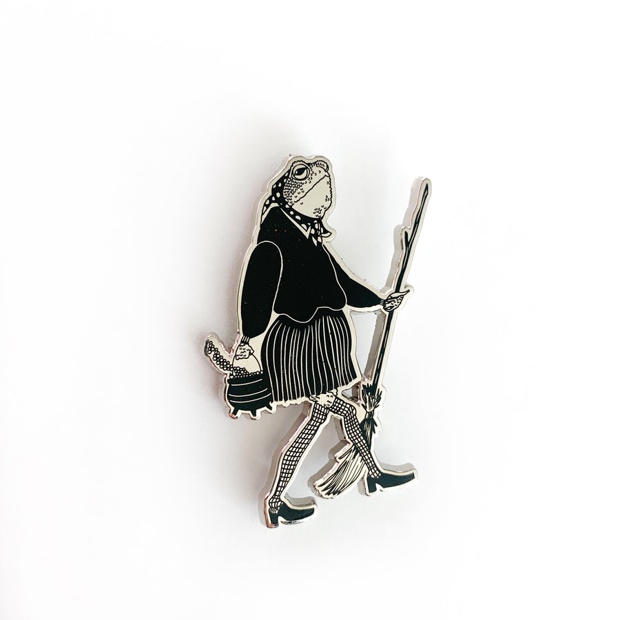 Babushka Toad Cloisonné pin (Silver)